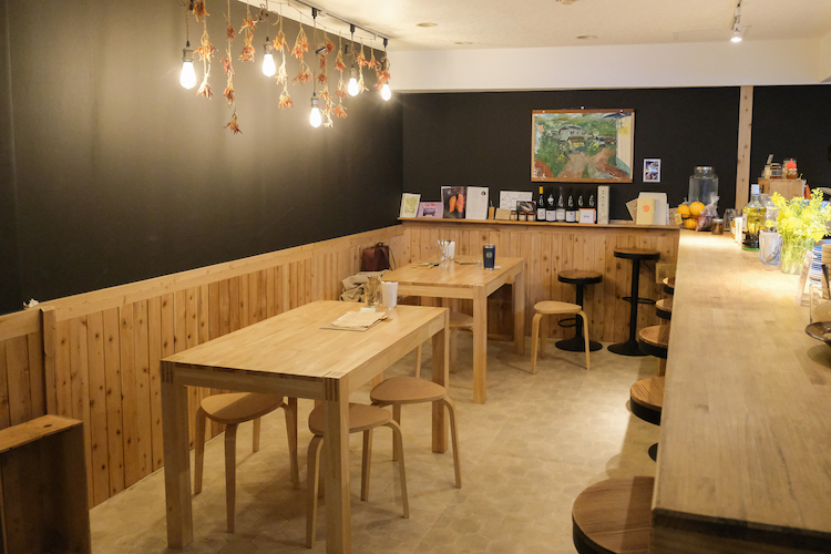 실은 이 장소, Ome Farm Kitchen이 들어가기 전에는 점을 중심으로 한 힐링 스폿이었다고 한다. 음식점이 아니었다는 것을 상상할 수 없을 정도로 아늑하다.